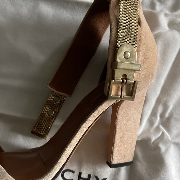 Givenchy Guiliana in Blush - Picture 3 of 3